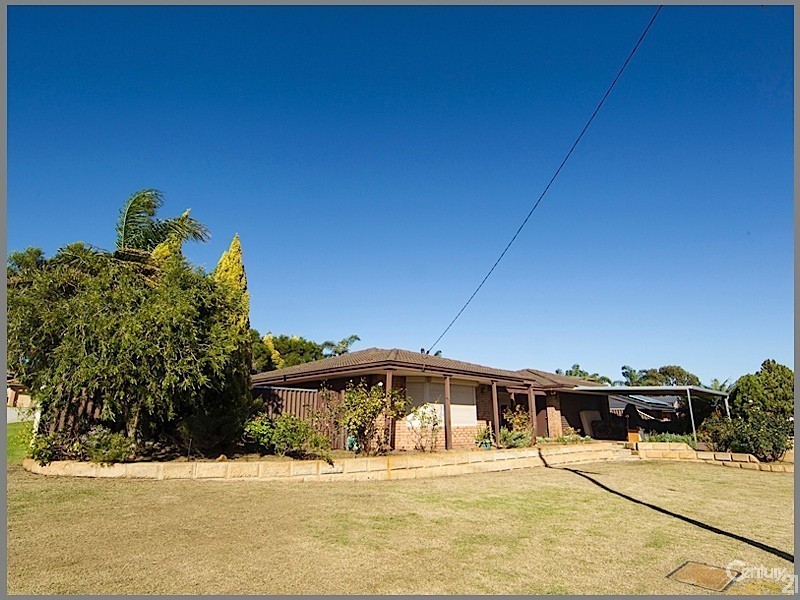 8 Carnation Place, Yangebup WA 6164