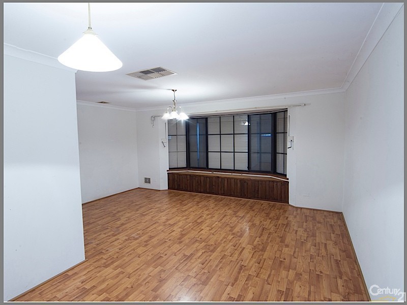 8 Carnation Place, Yangebup WA 6164