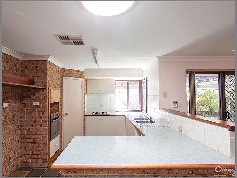 8 Carnation Place, Yangebup WA 6164