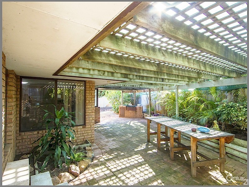 8 Carnation Place, Yangebup WA 6164