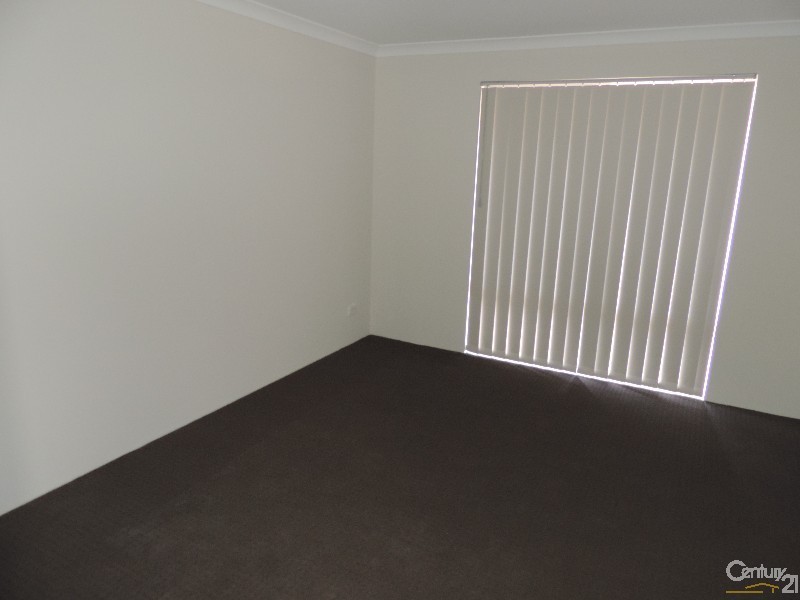 18 Petrona Crescent, Piara Waters WA 6112