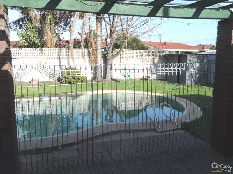 4 Anteo Court, Parkwood WA 6147