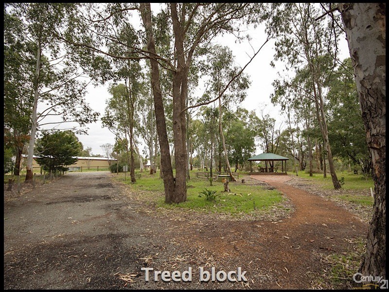 26 Leslie Road, Wandi WA 6167