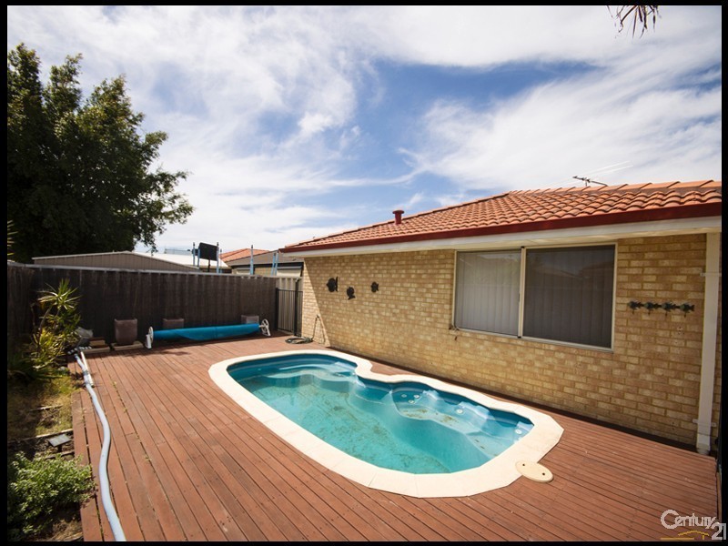 16 Montezuma Loop, Canning Vale WA 6155