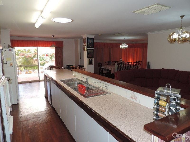 82 Beasley Road, Leeming WA 6149