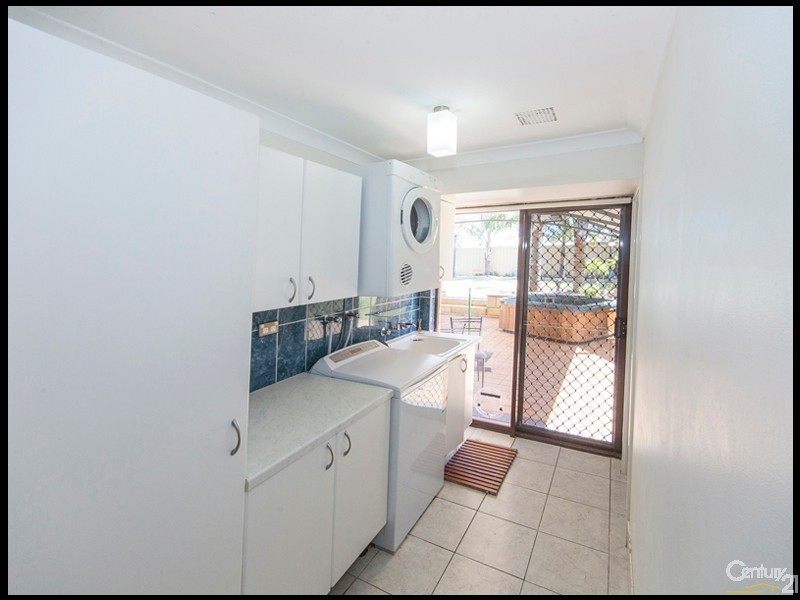 13 Lorikeet Way, Gosnells WA 6110