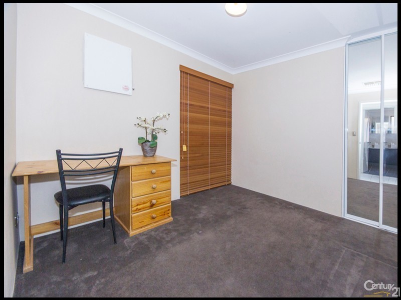 13 Lorikeet Way, Gosnells WA 6110