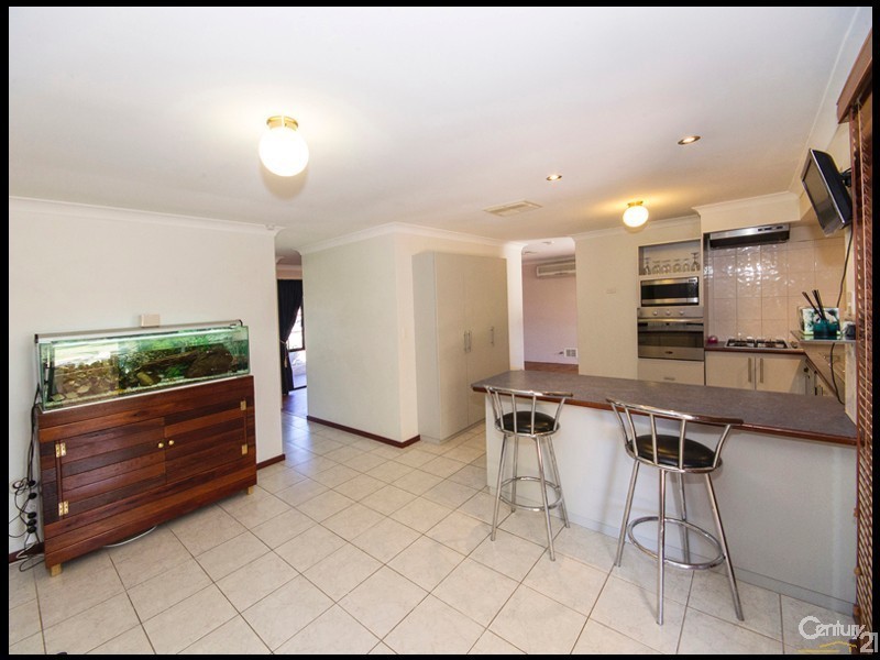 13 Lorikeet Way, Gosnells WA 6110