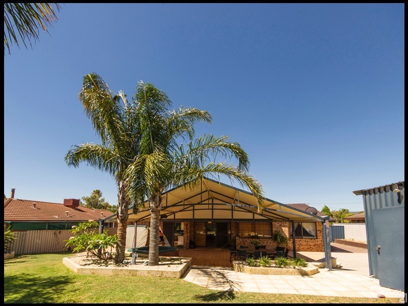 13 Lorikeet Way, Gosnells WA 6110