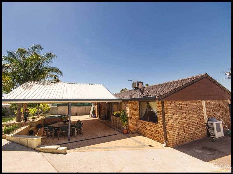 13 Lorikeet Way, Gosnells WA 6110
