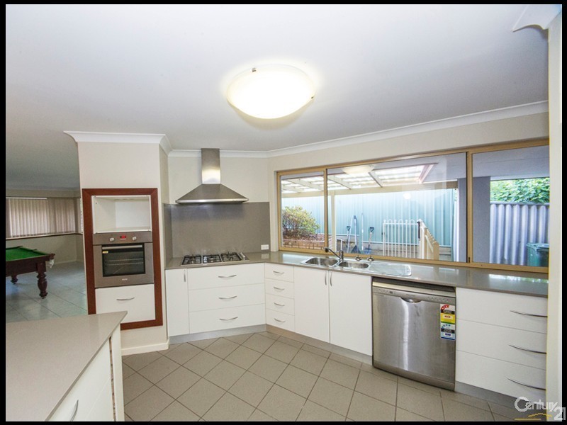 27 Blandfield Way, Parkwood WA 6147