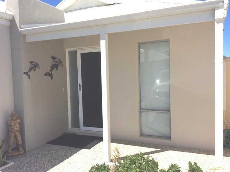 8  Francois Lane, Munster WA 6166