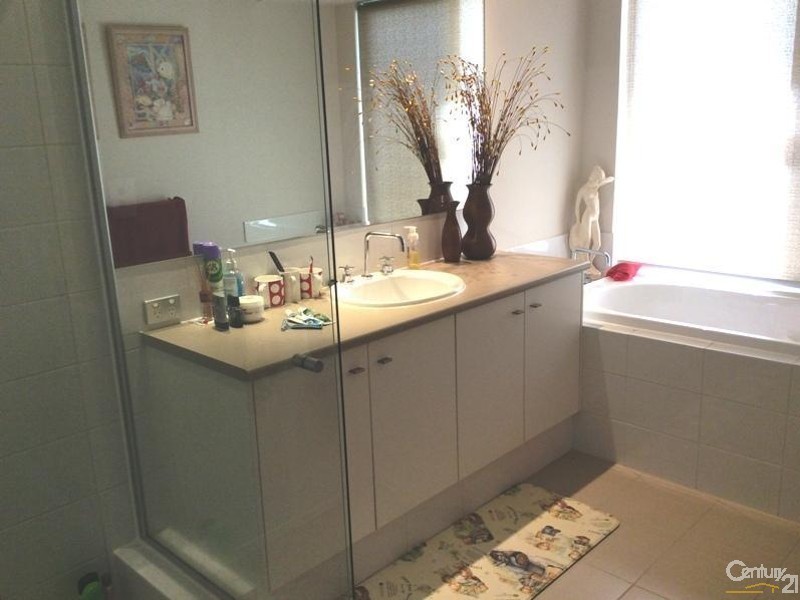 8  Francois Lane, Munster WA 6166