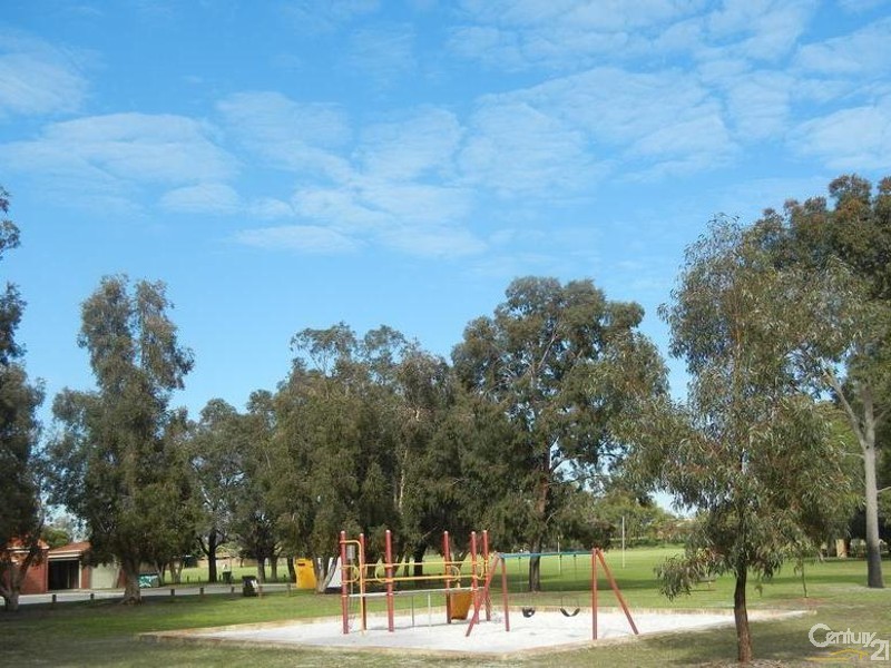 10 Mandala Crescent, Bateman WA 6150