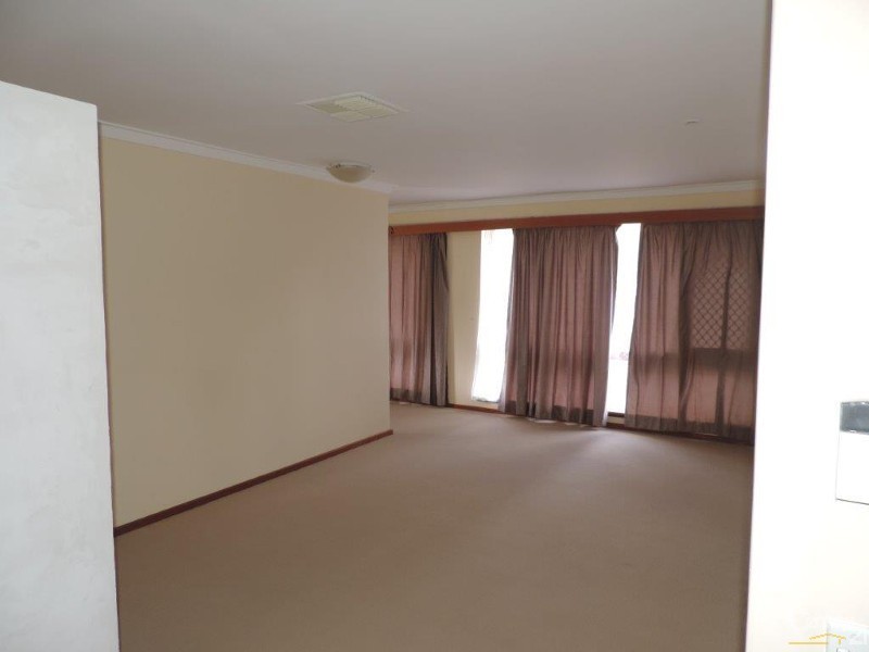 10 Mandala Crescent, Bateman WA 6150