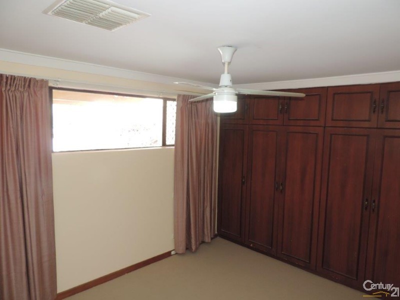 10 Mandala Crescent, Bateman WA 6150