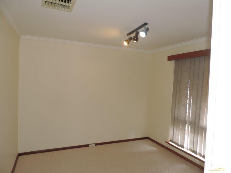 10 Mandala Crescent, Bateman WA 6150