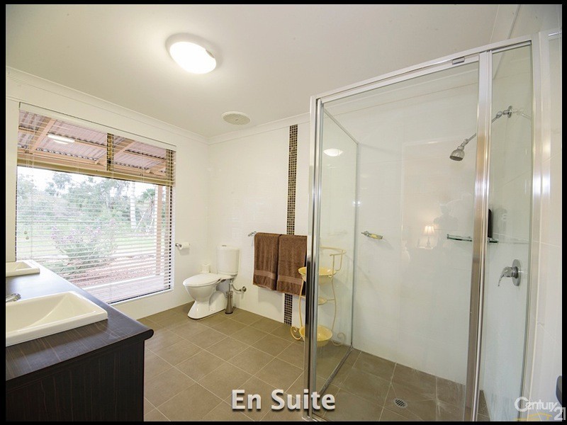 26 Leslie Road, Wandi WA 6167