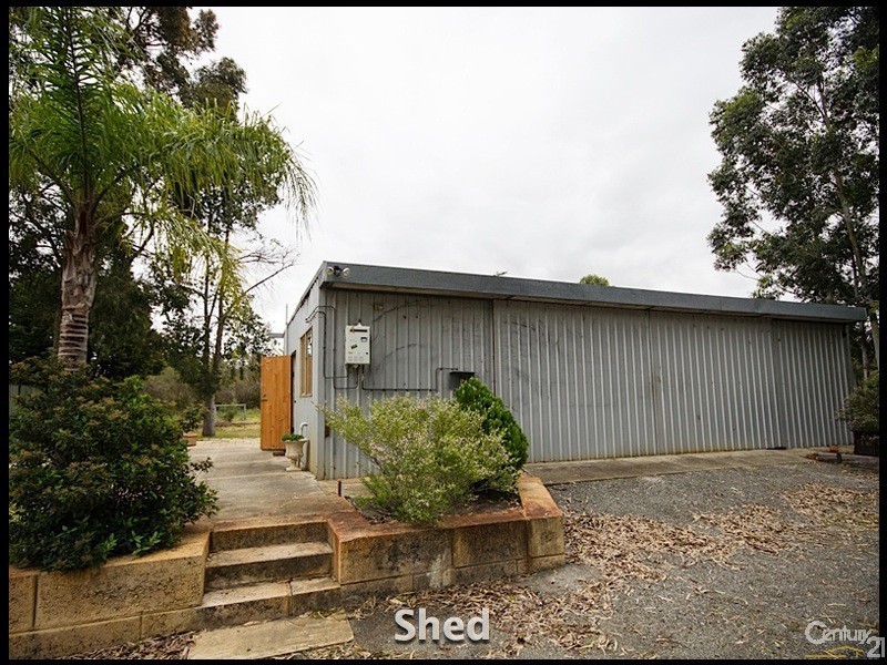 26 Leslie Road, Wandi WA 6167