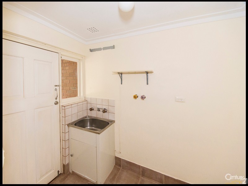 4/3 Marsh Road, Mount Richon WA 6112