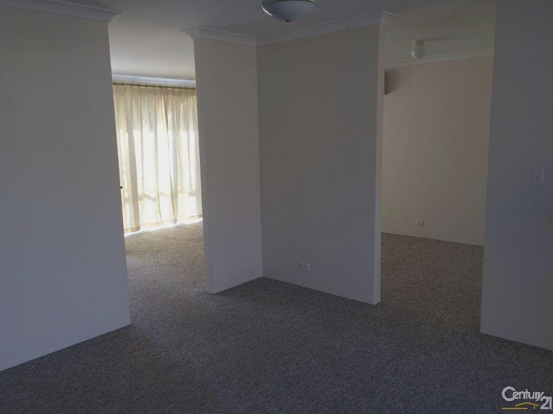 73 Merrifield Circle, Leeming WA 6149