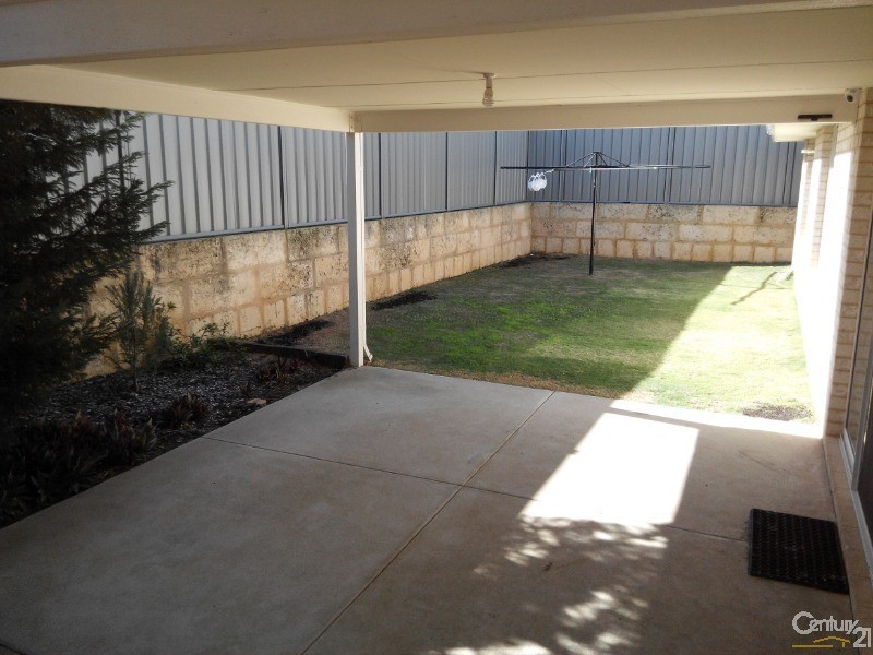 6 Taunton Mews, Leda WA 6170