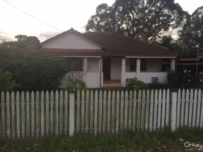 127 Forrest Road, Armadale WA 6112