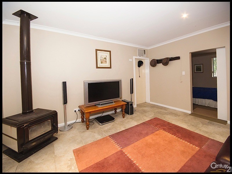 26 Leslie Road, Wandi WA 6167