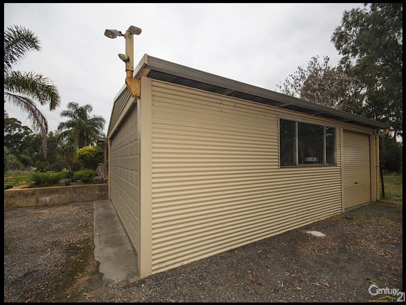 26 Leslie Road, Wandi WA 6167