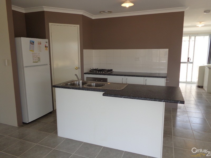 11 Smailes Elbow, Brookdale WA 6112