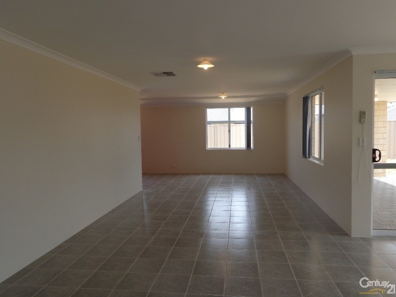 11 Smailes Elbow, Brookdale WA 6112