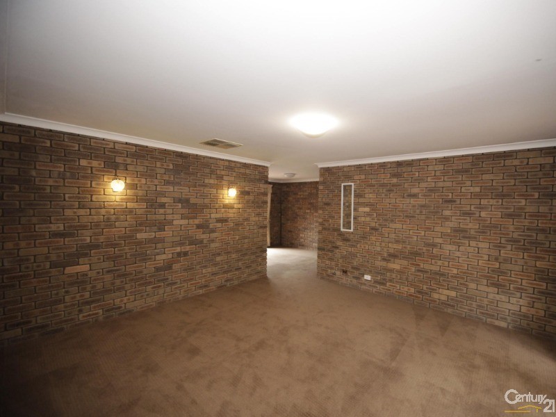 31 Gladstone Road, Leeming WA 6149