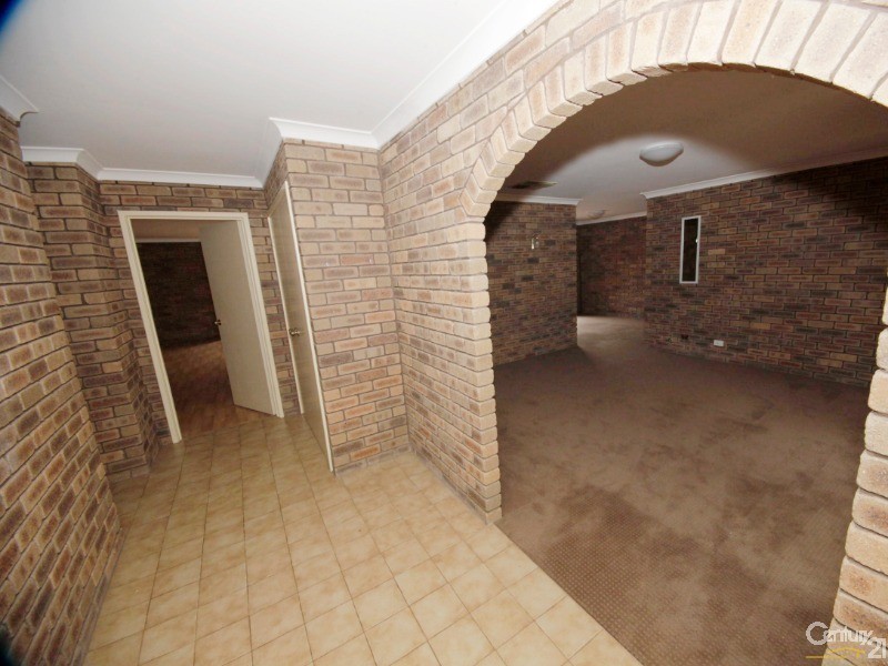 31 Gladstone Road, Leeming WA 6149