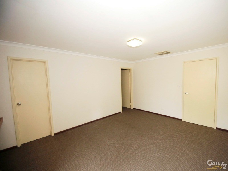 31 Gladstone Road, Leeming WA 6149