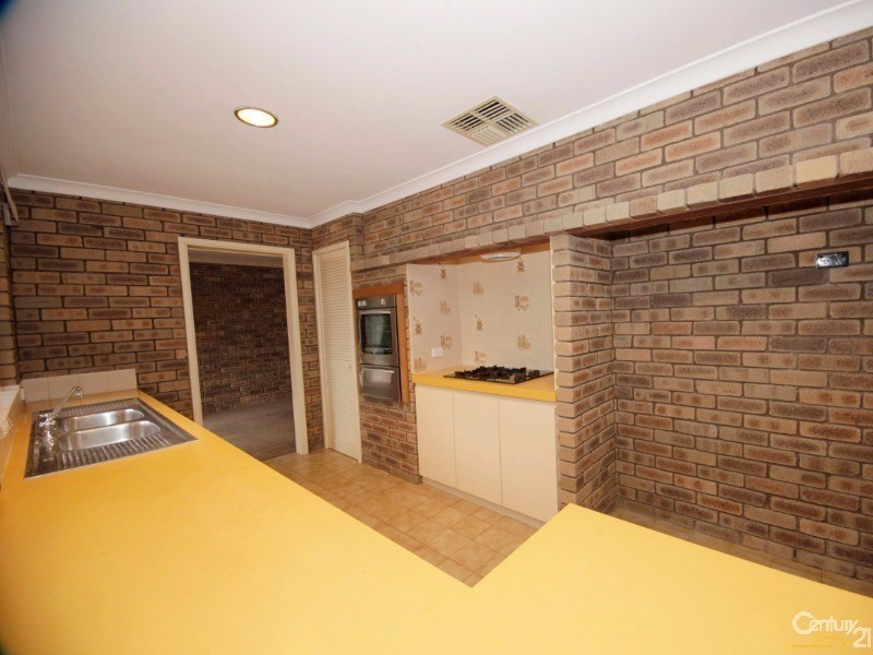 31 Gladstone Road, Leeming WA 6149