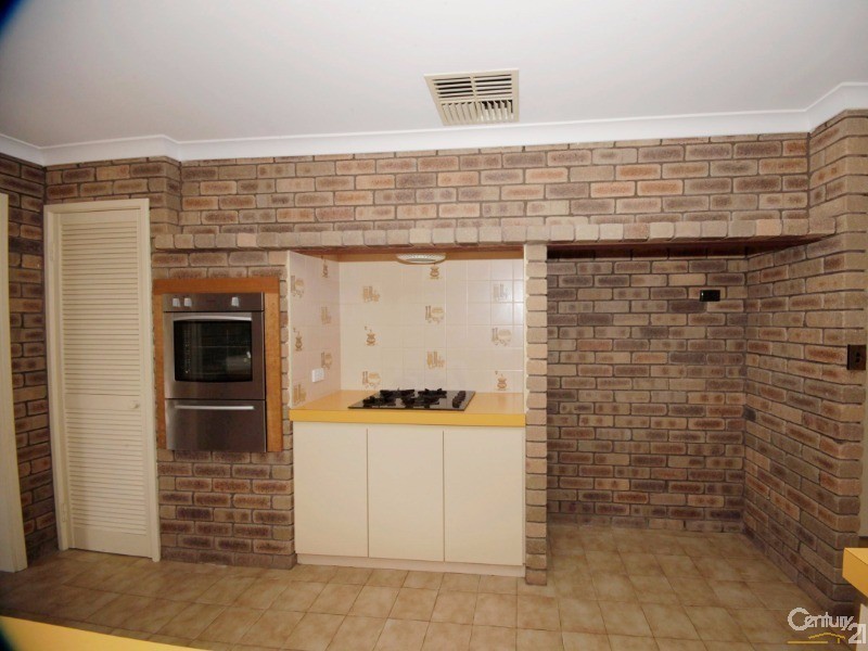 31 Gladstone Road, Leeming WA 6149