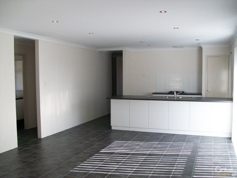 10 Erlon Way, Harrisdale WA 6112