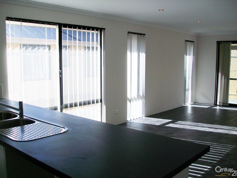 10 Erlon Way, Harrisdale WA 6112