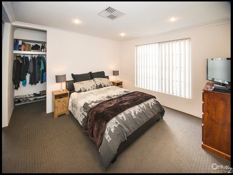 5 Rossiter Avenue, Piara Waters WA 6112