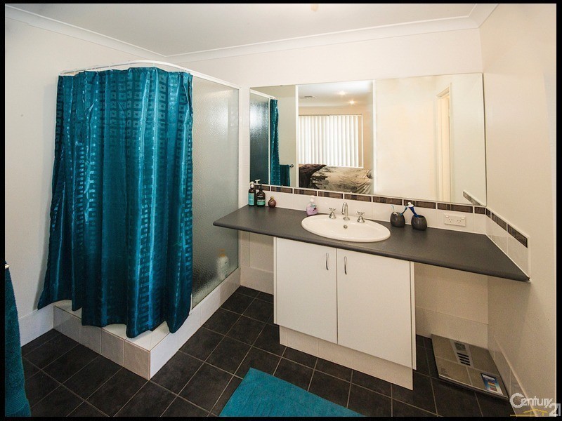 5 Rossiter Avenue, Piara Waters WA 6112