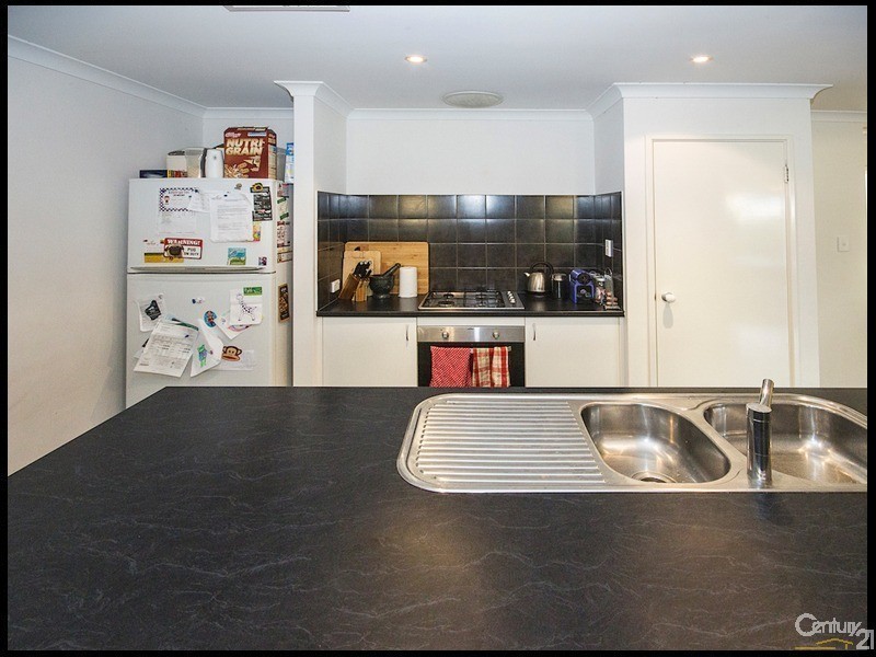 5 Rossiter Avenue, Piara Waters WA 6112