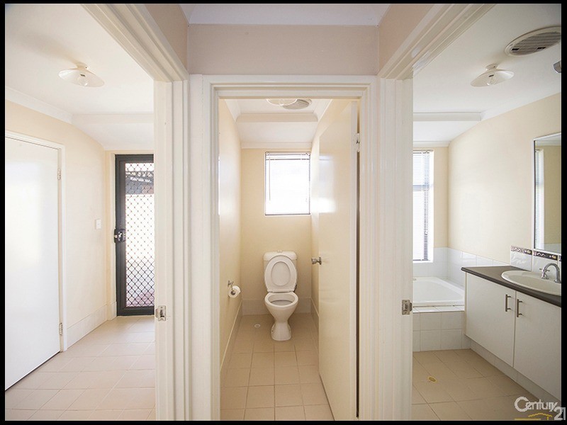 21 Lyrebird Loop, Seville Grove WA 6112