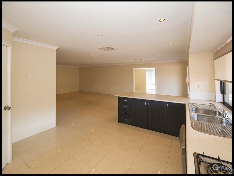 21 Lyrebird Loop, Seville Grove WA 6112