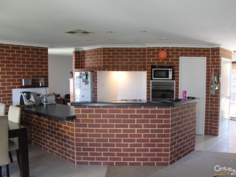 95 Beasley Road, Leeming WA 6149