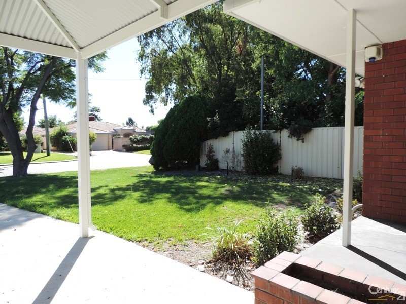 3 Elbe Court, Riverton WA 6148