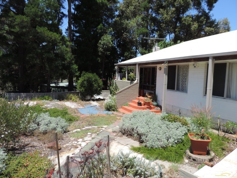 19 Howe Street, Bedfordale WA 6112