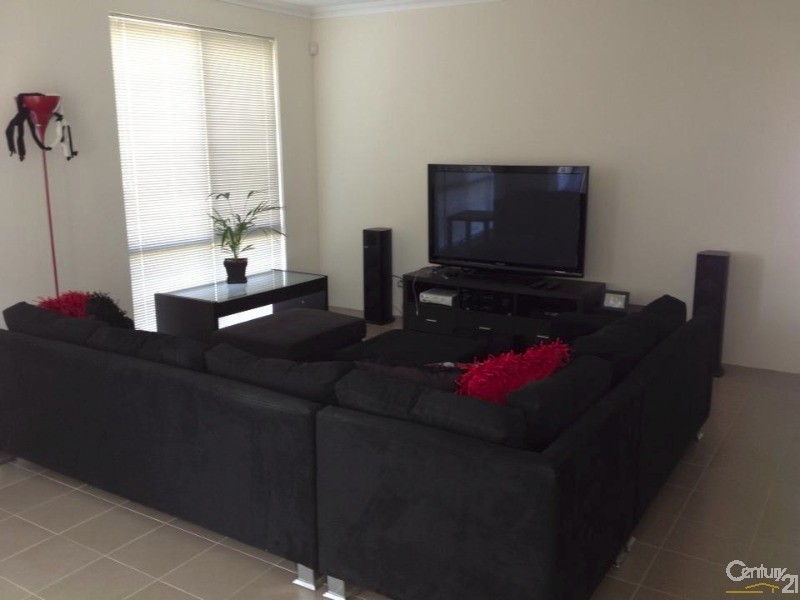 77 Lyon Road, Atwell WA 6164