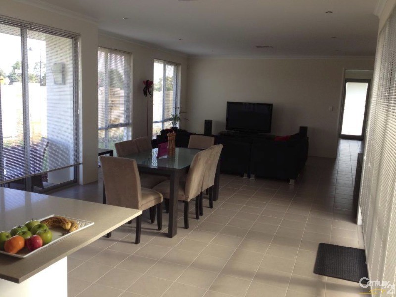 77 Lyon Road, Atwell WA 6164