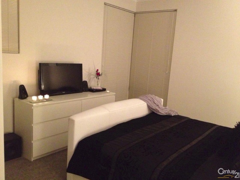 77 Lyon Road, Atwell WA 6164