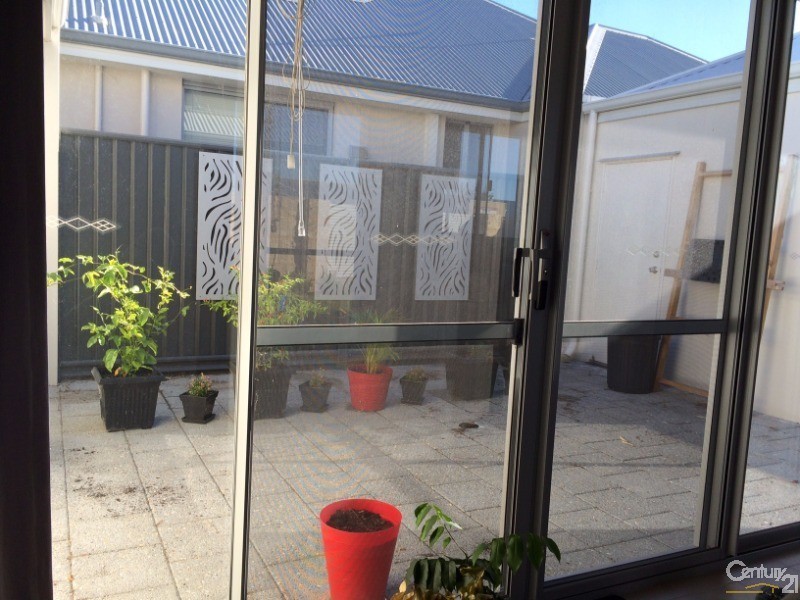 77 Lyon Road, Atwell WA 6164